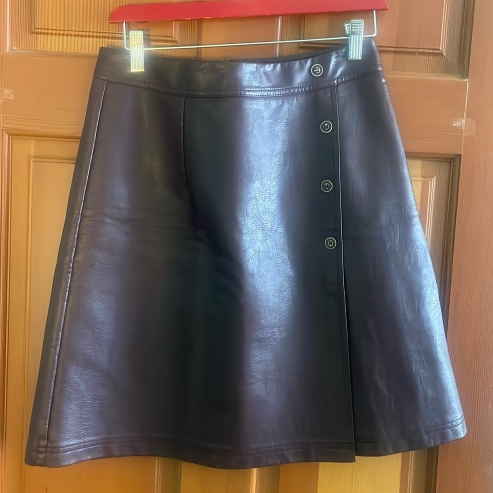 Burgundy PU Leather skirt NWOT - Picture 3 of 9